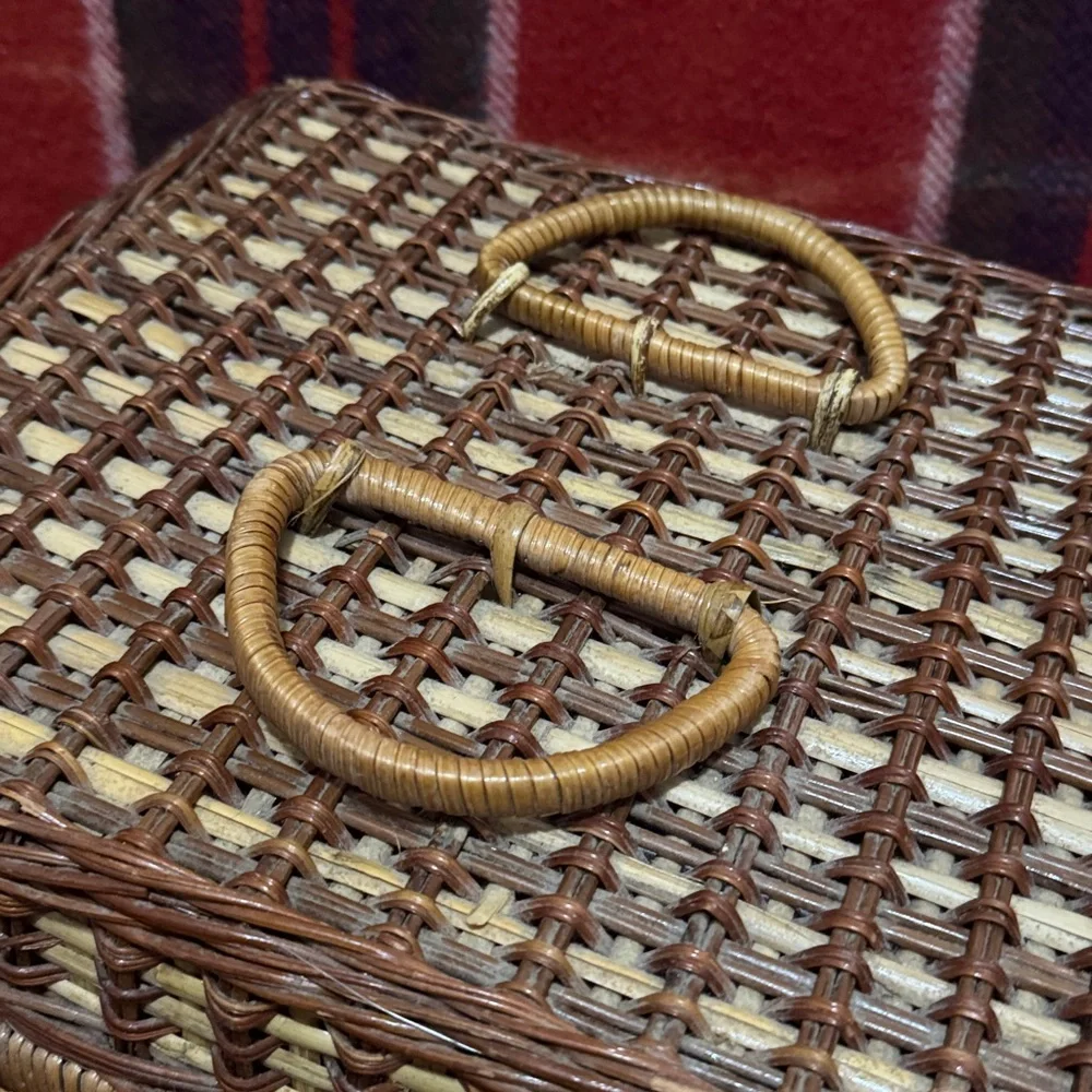 N/A stunning wicker